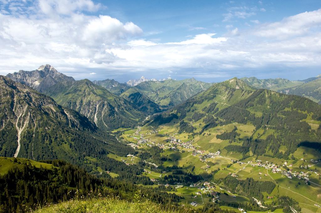 Alpen Select Lodge Kleinwalsertal Riezlern Exterior photo